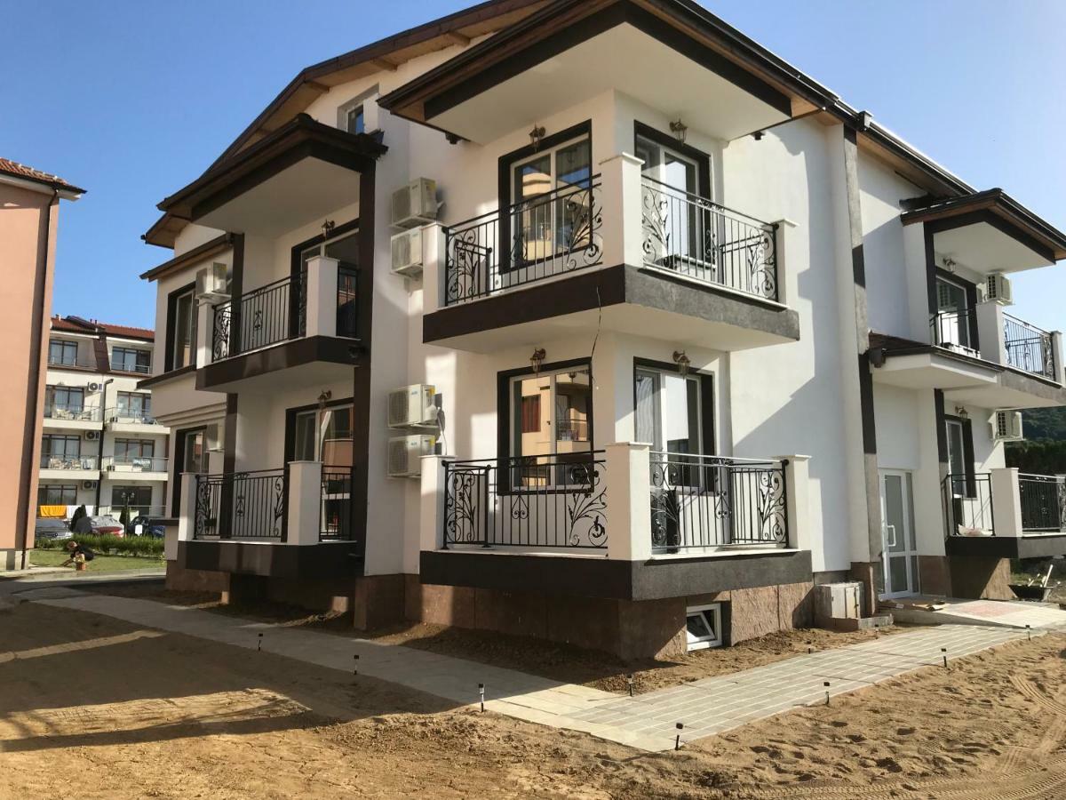 Guest House Theona 奥布佐尔 外观 照片