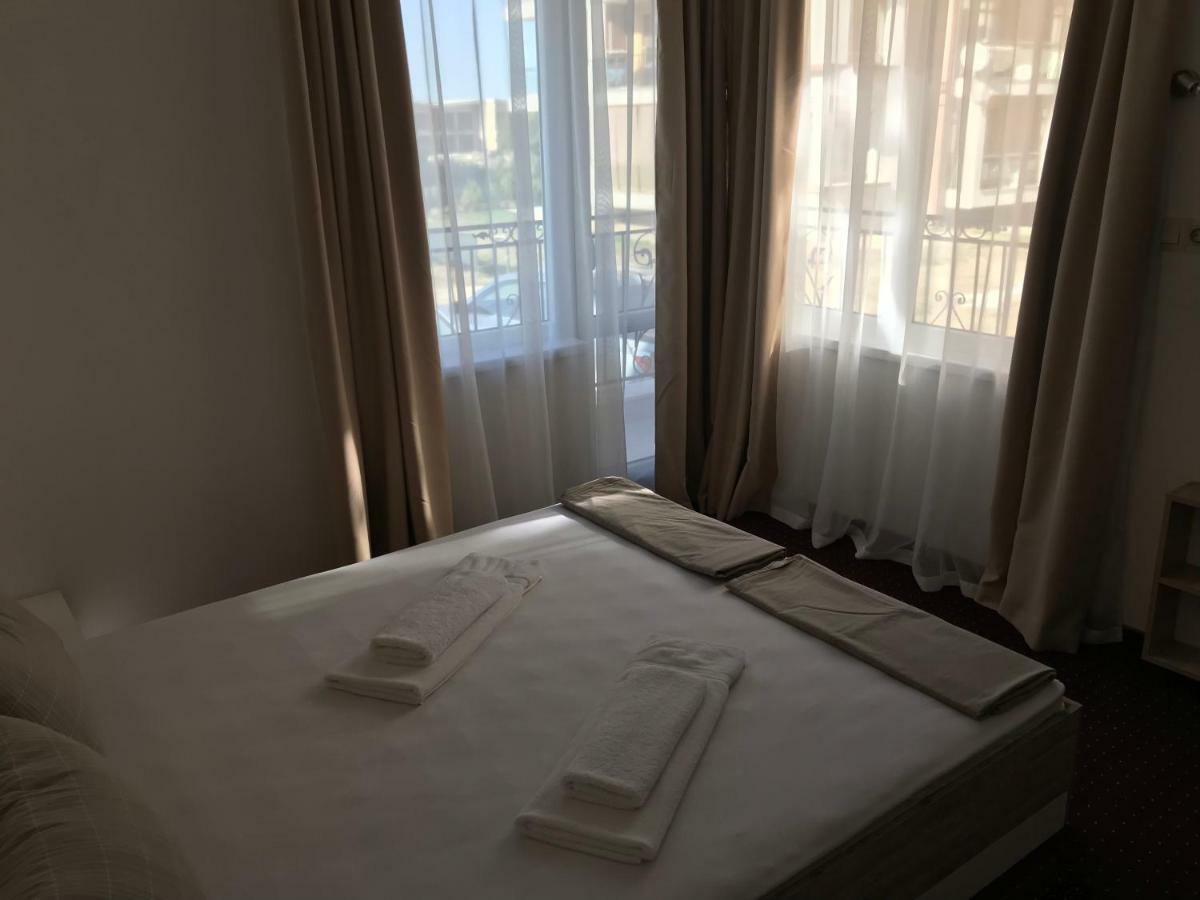 Guest House Theona 奥布佐尔 外观 照片