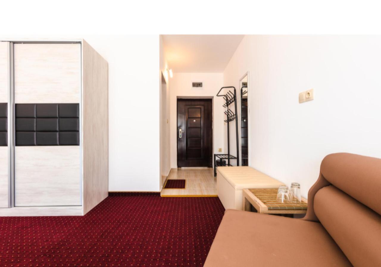 Guest House Theona 奥布佐尔 外观 照片