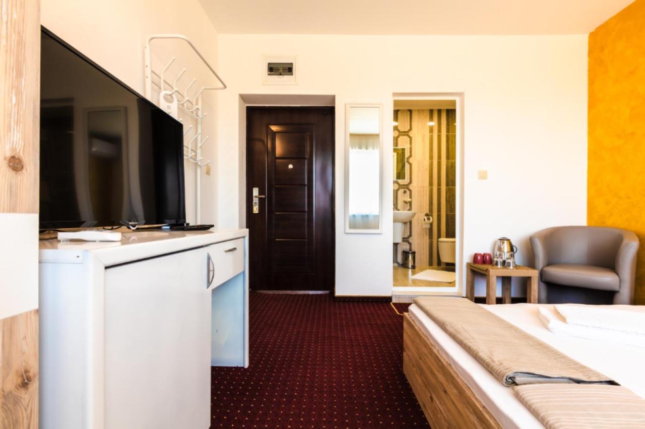 Guest House Theona 奥布佐尔 外观 照片