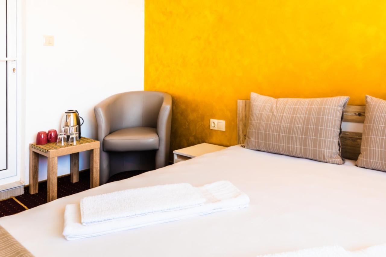 Guest House Theona 奥布佐尔 外观 照片