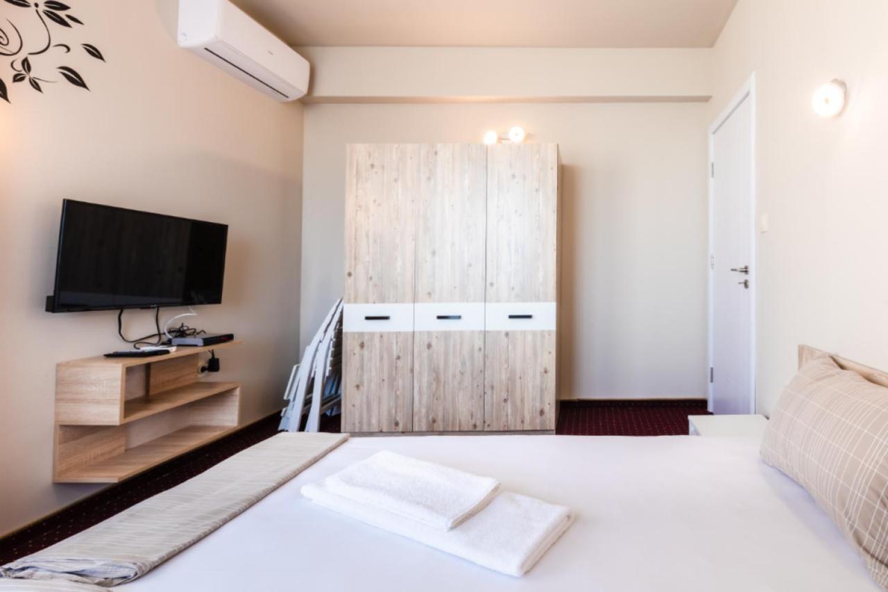 Guest House Theona 奥布佐尔 外观 照片